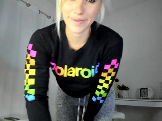 surecakes bitch jerks off in the office