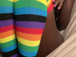 Sexmeat busty bitch jerks pussy with phallus