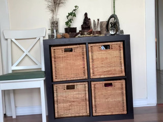 Sexmeat skinny bitch jerking pussy with phallus