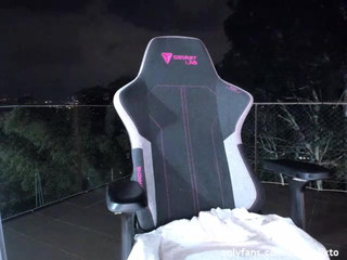 petitemarie gorgeous chick licks phallus and pulls pussy