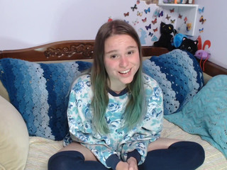 sexkitteh lustful skin jerks off shaved cunt