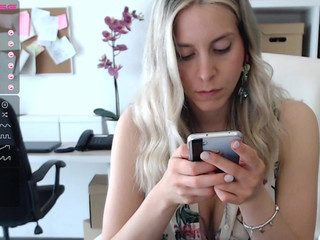 tiffany925 Cool lady