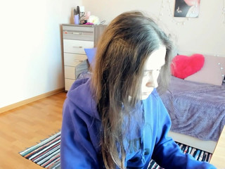 turn_me_on__ shows off her milking