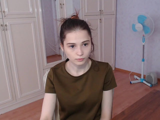 turn_me_on__ mature chick pulls pussy