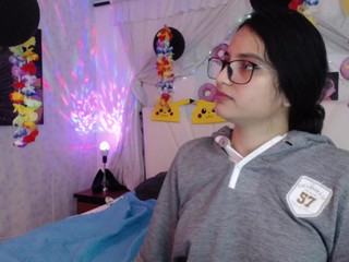 suck_mykiss busty blonde is sucking a pussy