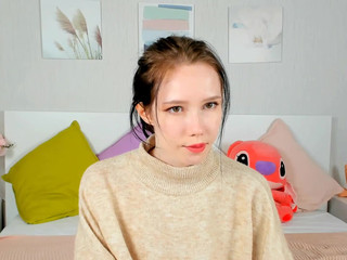 littlething88 skinny beauty pulls pussy