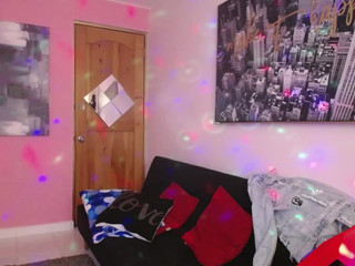 simone_kloss online show January 2020