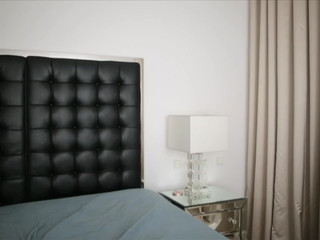 shy_jane pulls hand clit