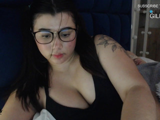 gillies_emm cutie in stockings showed tits