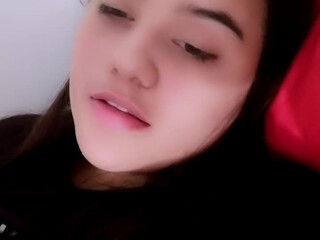 alicekytelerr gorgeous girl masturbates cunt