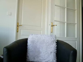 beryl59 fun great girl fucks shaved cunt