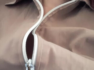 chiara34 busty woman chatting in chat