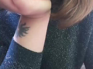 dolcissima33 pounding her pussy with a big dildo