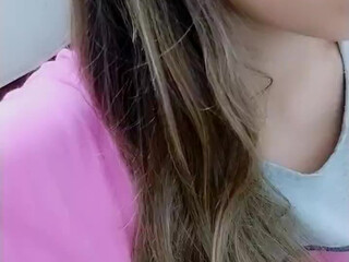 Efitopia stocking babe shows elastic tits