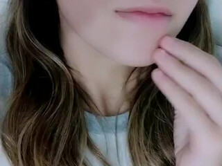 efitopia elite woman pulls a cap