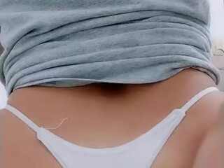 efitopia busty skin fucks pussy dildo