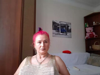 hotolgaxxx pretty chick fucks pussy with phallus