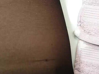 Intrigante66 fingers in pussy