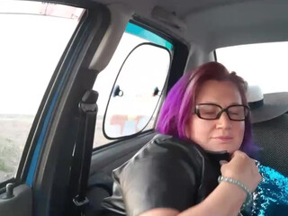 hotolgaxxx cute doll gives her pussy a dildo