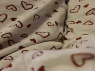 Intrigante66 lusty babe puts big tits