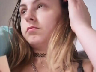 Kaytiffany black-haired beauty communicates in fries