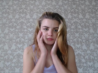 klubni4ka3 passionate chick shines pussy