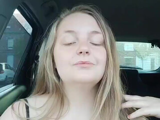 Larasexgirl butt plug