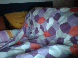 lareina sexy blonde slut fucks pussy with phallus