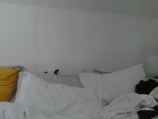 lizzielou crazy woman masturbating cunt with hand