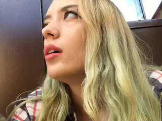 Littleferalberry naughty trash screeches like a bitch on a mate during vaginal masturbation