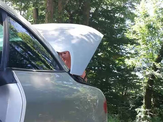 Lolisarah big tit babe pulls clit