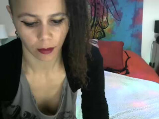 Madame selina crazy courtesan jumps on sex toy