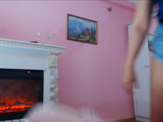 MiaMiaxxx cute lady spins happily in front of the webcam and shines with all the charms