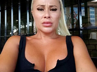 Milfbarby A delightful young lady