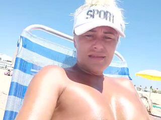 Milfbarby hot chick rides phallus