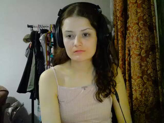 orange girl1 attractive bitch fucks her cap