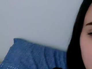 Rosanalimaa babe fucks both holes