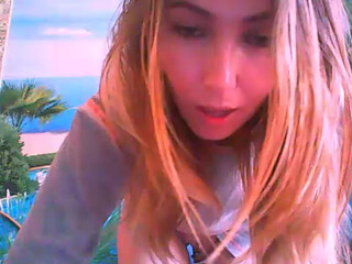 Sexladdy graceful babe gently masturbates pussy