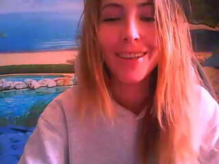 Sexladdy busty slut poses naked