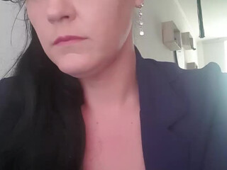 sonia4999 fascinating whore turns on mouthwatering forms