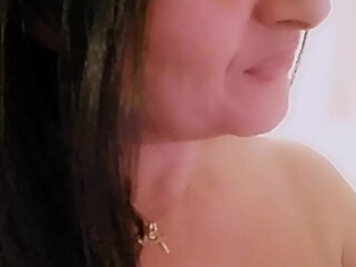 soniaextra fat chick fucks cunt with phallus