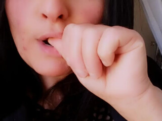soniaextra gorgeous girl finished from a rich handjob