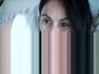 Soniaextra shy on webcam