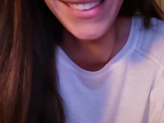 sophiloverojas playing with her big tits