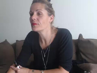 Sucrette56 Busty asian