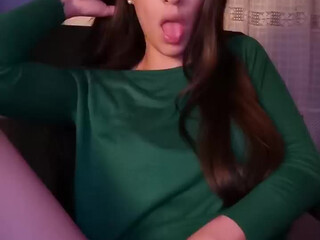 sophiloverojas gently pushes the toy in her pussy