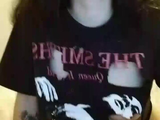 Tokiosad Fiery chick