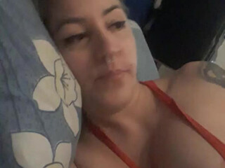 vampora19777 hot brunettes show shaved holes