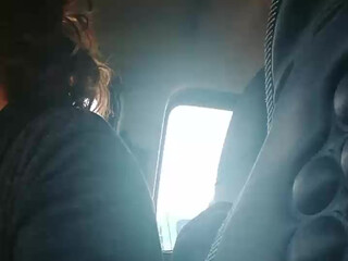 tutta sesso busty slut fucks pussy in the shower