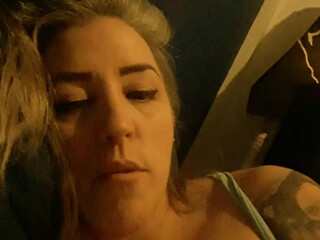 vampora19777 the obstinate babe works the body with oil